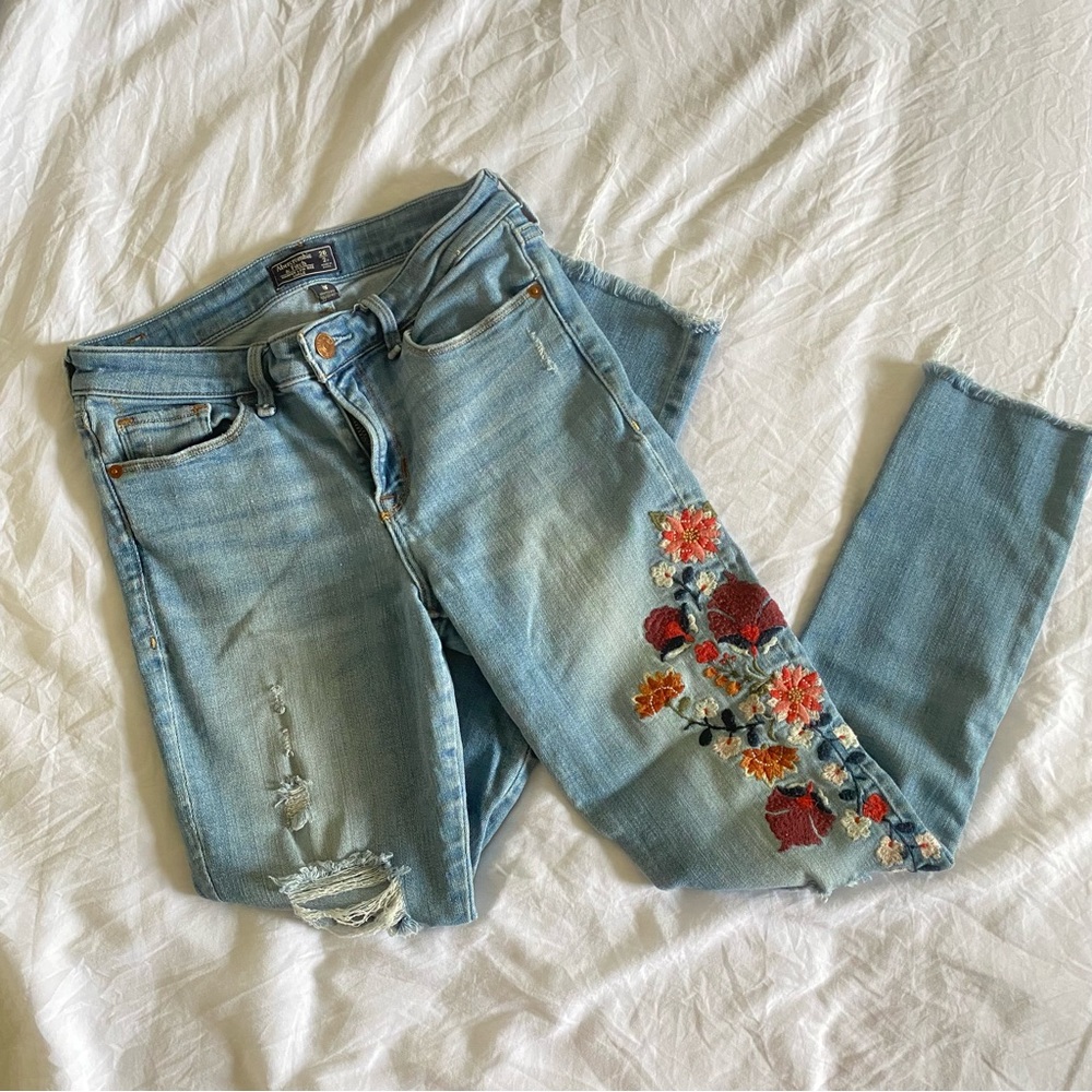 Abercrombie & Fitch Embroidered Harper Low Rise Ankle Jean